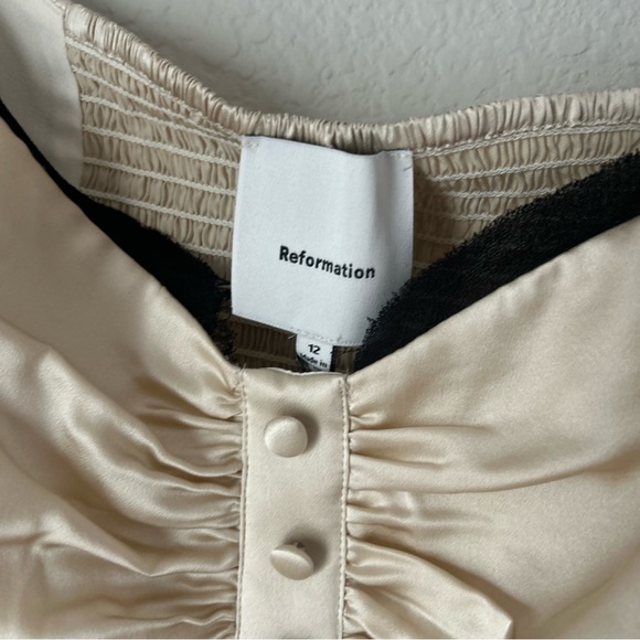 NWT Reformation Chiara Top in Almond - Picture 3 of 6